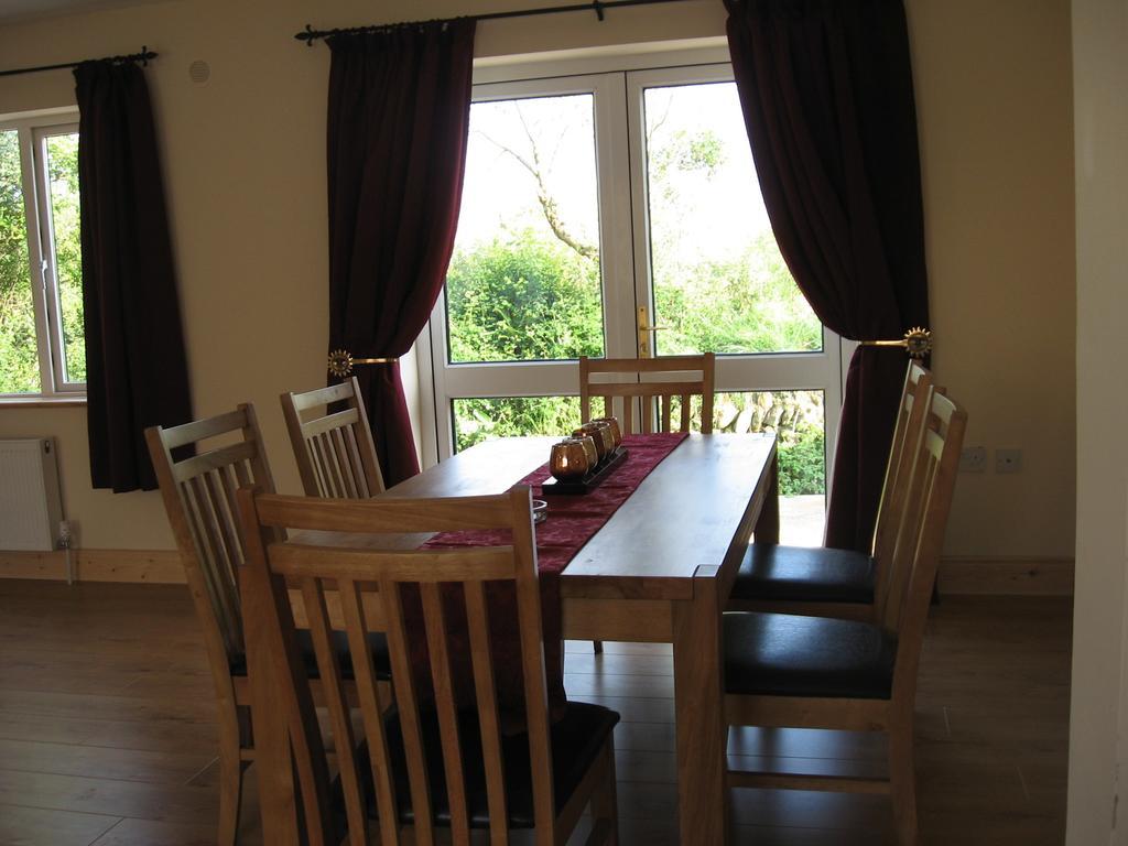 Ballagh Court Villa Ballynabola Oda fotoğraf